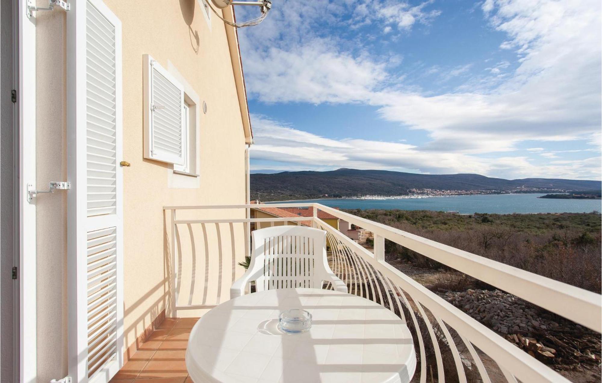 Stunning Apartment In Kornic With House Sea View ภายนอก รูปภาพ
